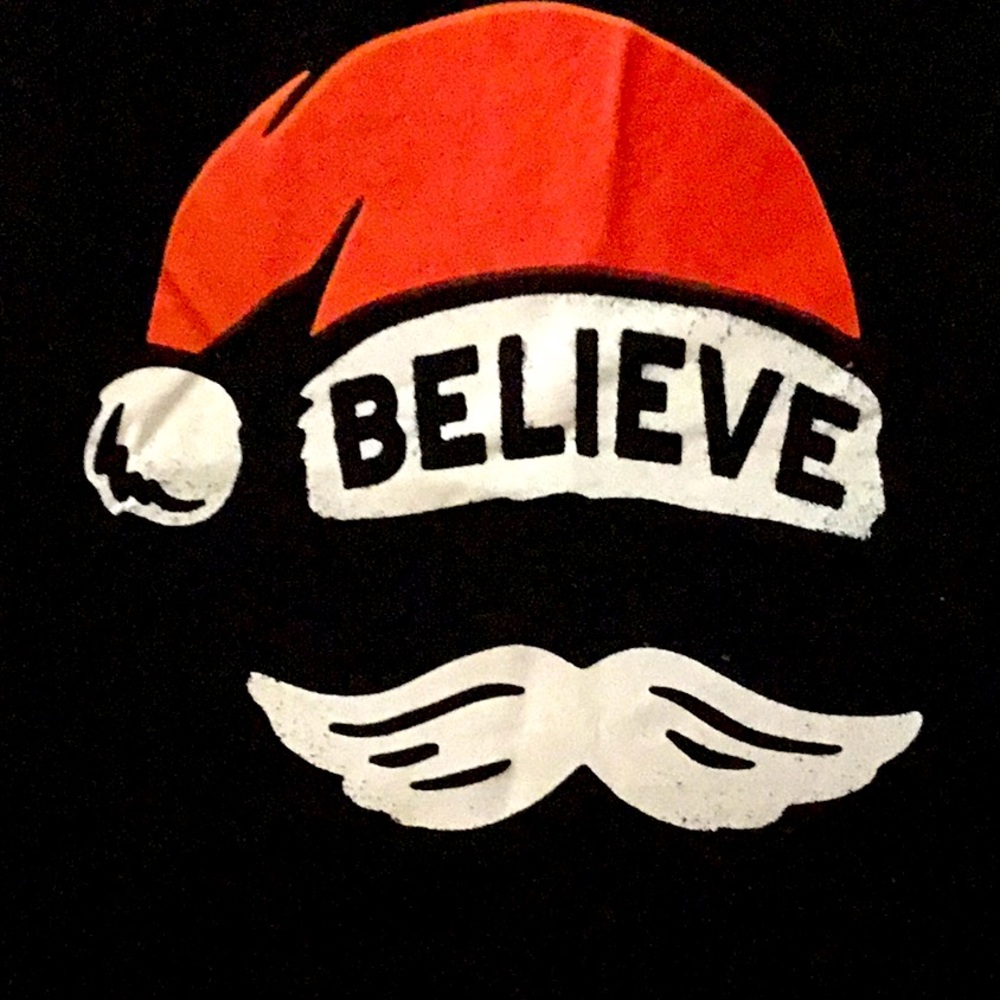 🆕🖤 Old Navy Designer Holiday Women’s Tee / Black /Believe Graphic Print🆕🆕